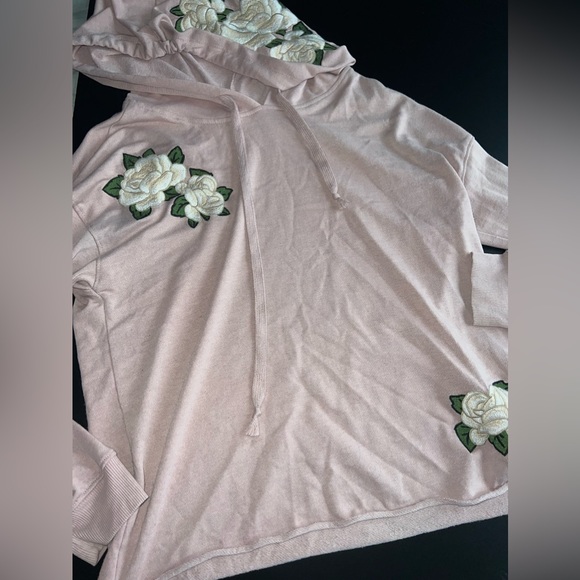 Chance or Fate Tops - Chance Of Fate Pink Hoodie With Embroidered White Roses Size Medium EUC